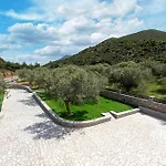 Elevi Aria דירה Tirós